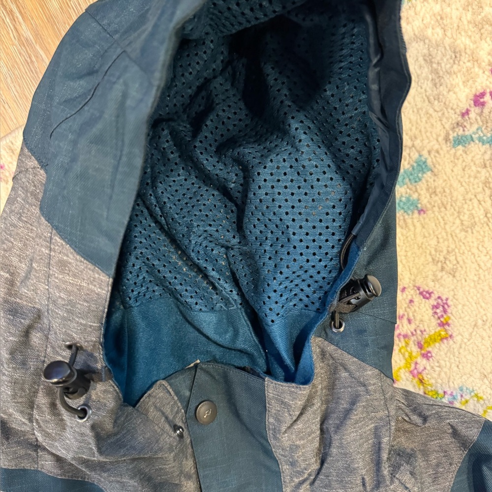 Men's Ride Snowboard Jacket - Picture 8 of 13